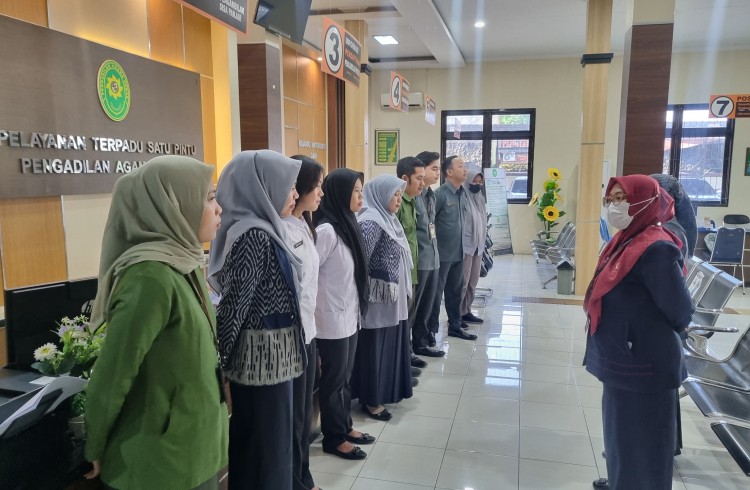 (02/07/2025) Breafing Perdana, Waka PA Demak Sampaikan Untuk Selalu Memberikan Pelayanan Terbaik kepada Masyarakat